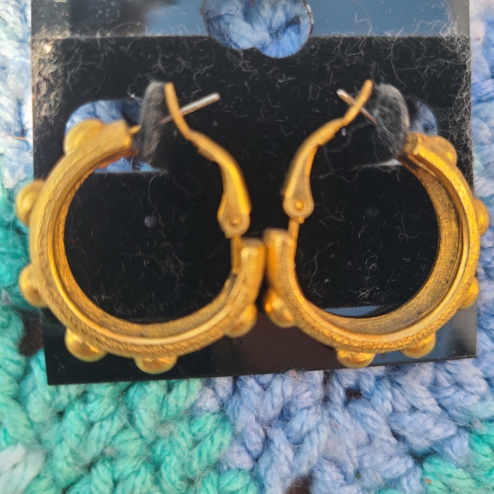 Vintage Gold tone earrings 80s 90s